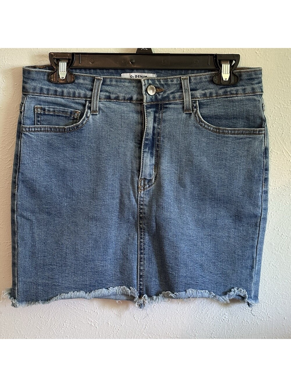 O2 Denim Miniskirt Raw Hem, Pockets, Stretch size Large Fall back to school